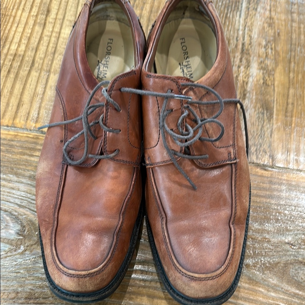 Florsheim Brown Leather Oxfords with Moc-Toe Design